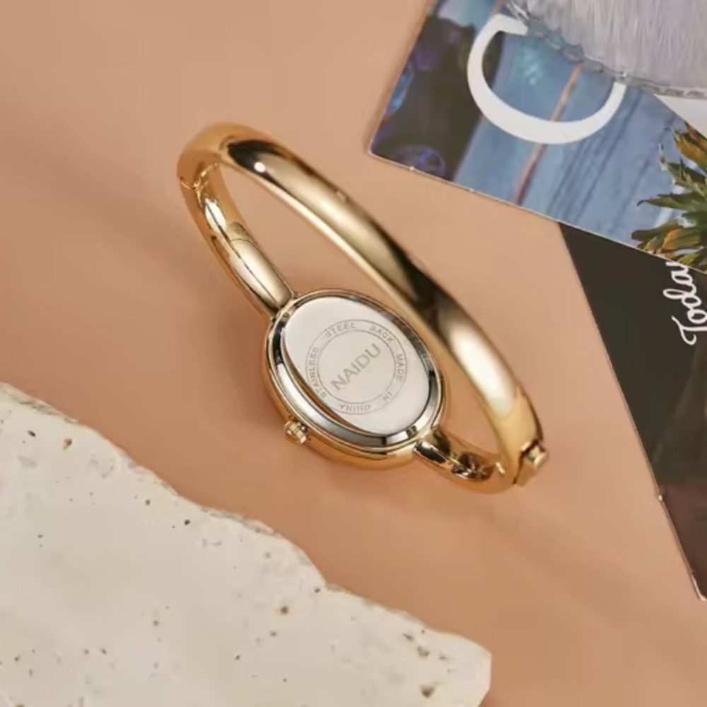 Baignoire Gold Oval Watch with Black Dial - Picture 6 of 8